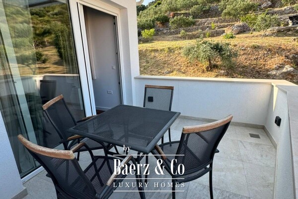 photo 13 Brač, Bol, luxury penthouse in the town centre and building plot with building permit